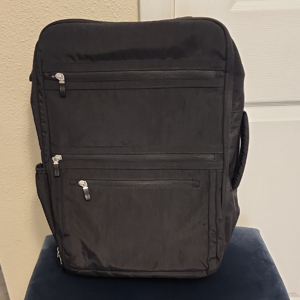 Baggallini Modern Convertible Backpack